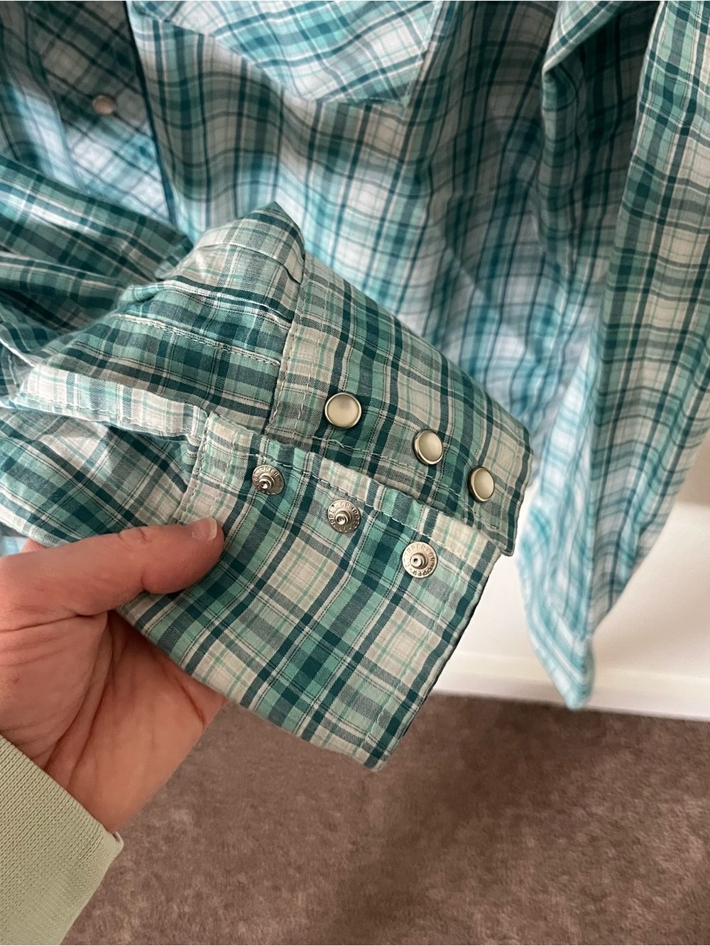 Wrangler Men's XL Plaid Western Button-down Shirt. - Picture 5 of 10